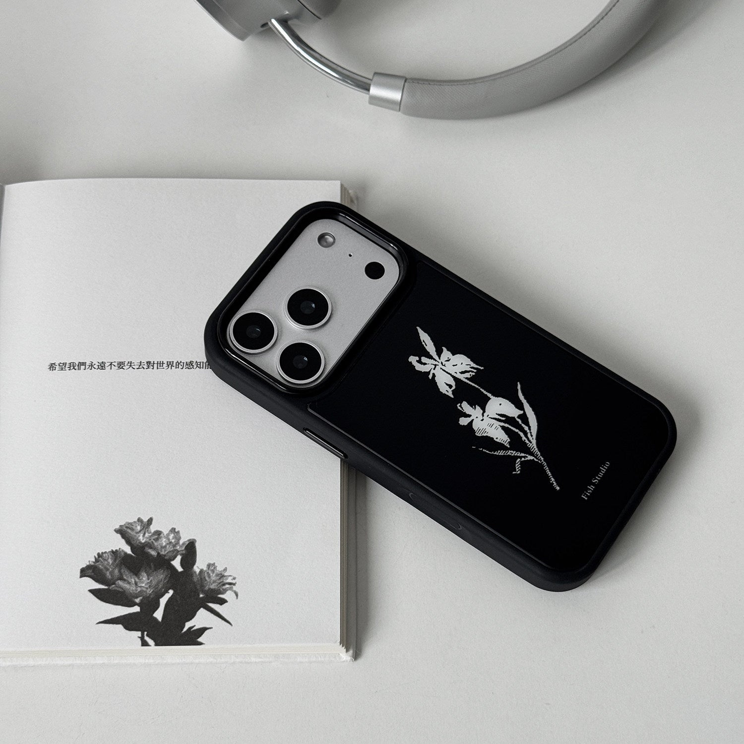 Midnight White Iris Phone Case-FI001AC