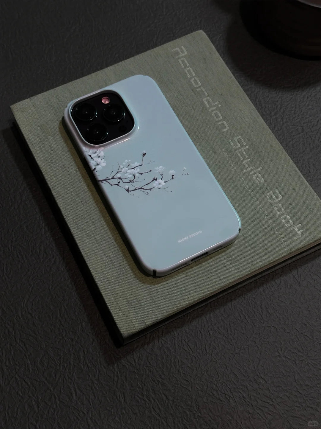 [Chinoiserie] Magnolia Slim Phone Case-NS