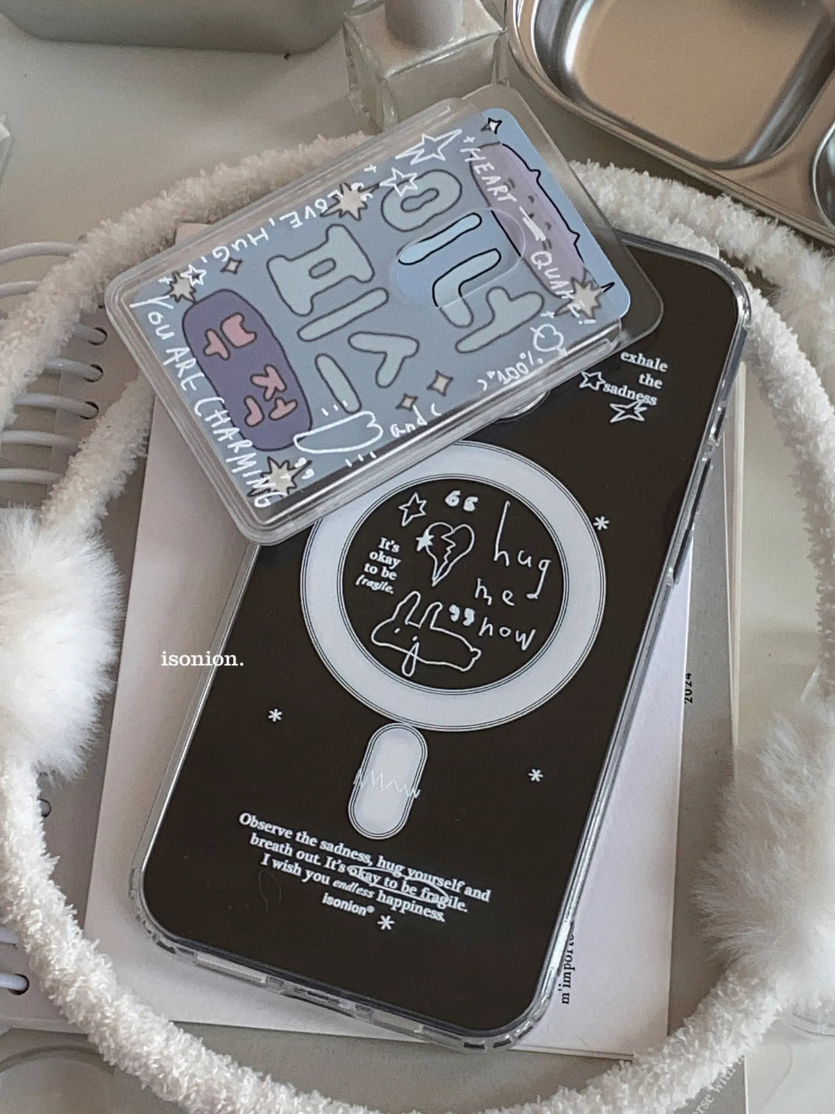 Chili Matte Clear Magnetic Card Holder