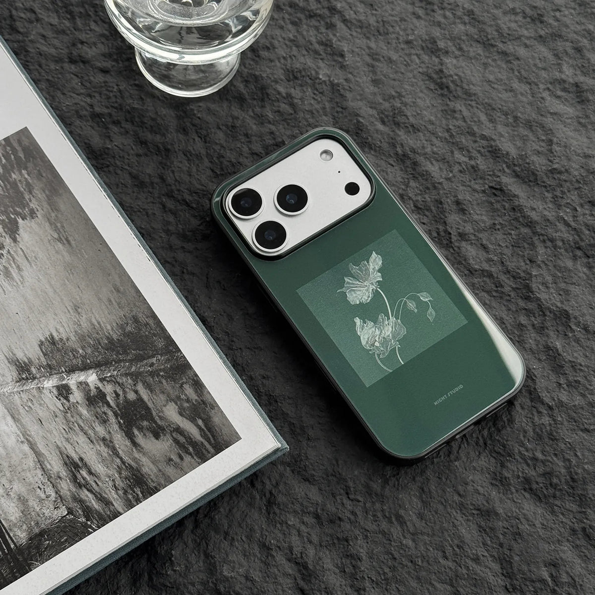 The Emerald Simple Flora Premium Glass Case-NS