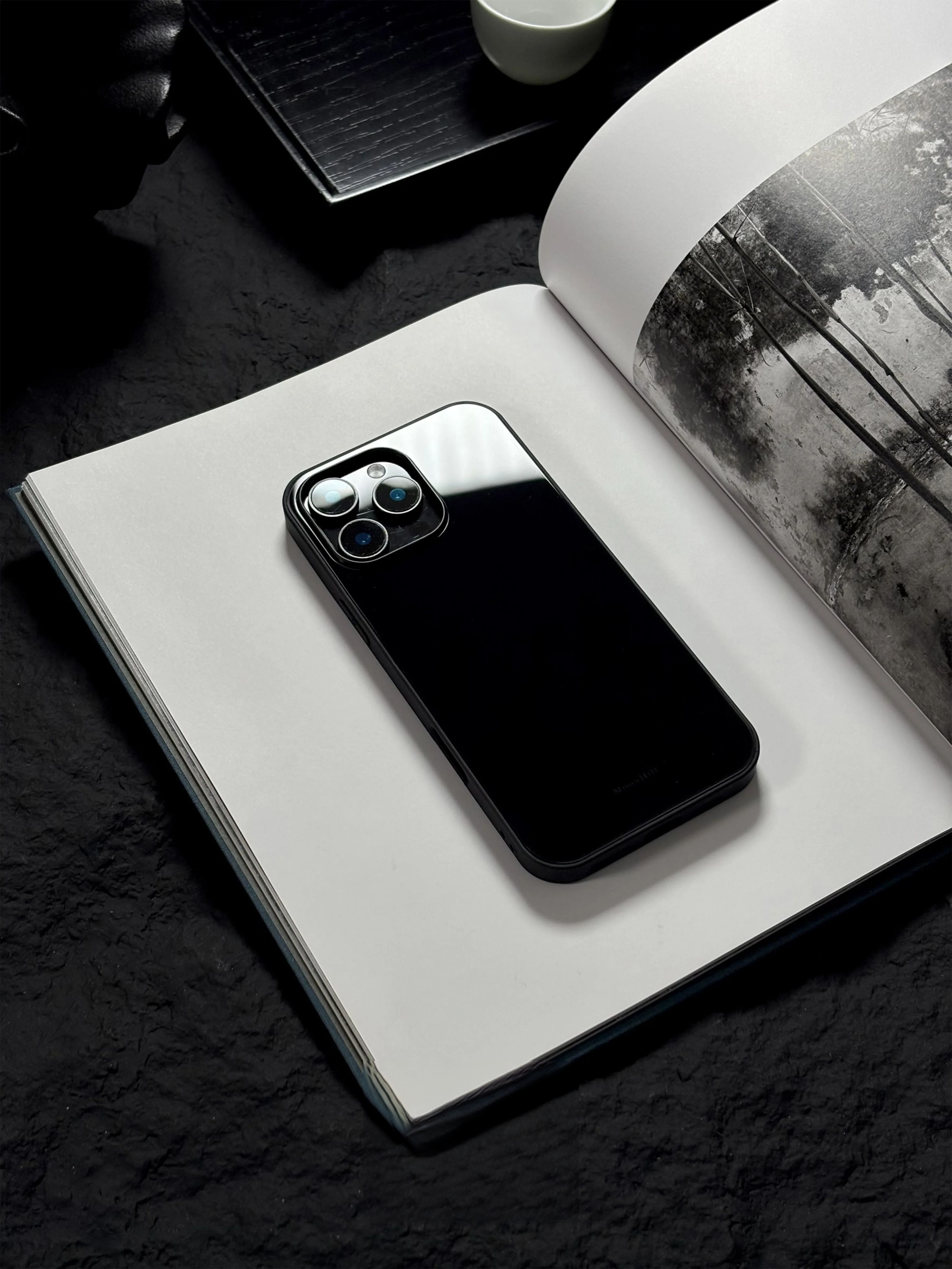 Minimalist Black Tempered Glass Phone Case-MH