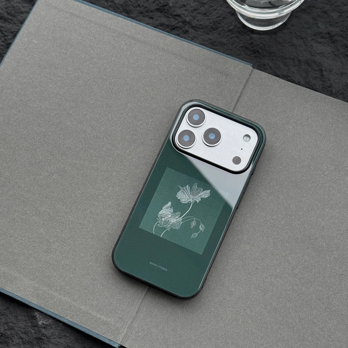 The Emerald Simple Flora Premium Glass Case-NS