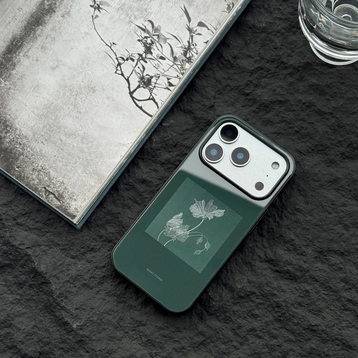 The Emerald Simple Flora Premium Glass Case-NS